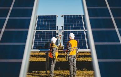 Solar power station engineers